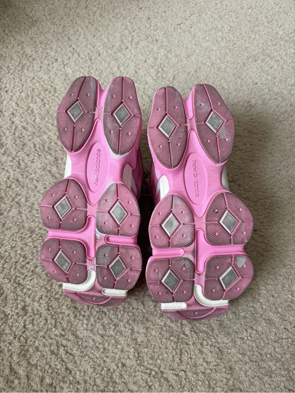 New Balance Pink 9060 Shoes - Picture 10 of 10